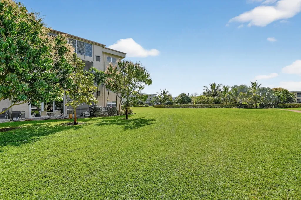 2615 NE 1st Court Boynton Beach FL 33435