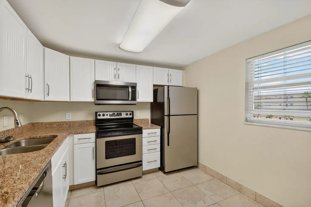 2615 NE 1st Court Boynton Beach FL 33435
