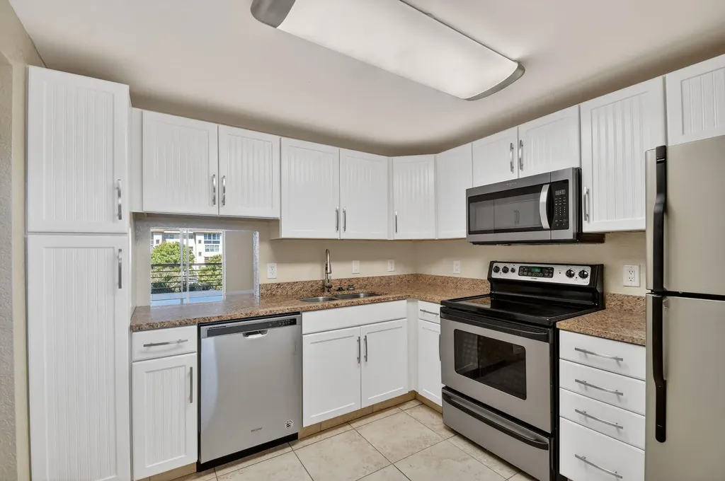 2615 NE 1st Court Boynton Beach FL 33435