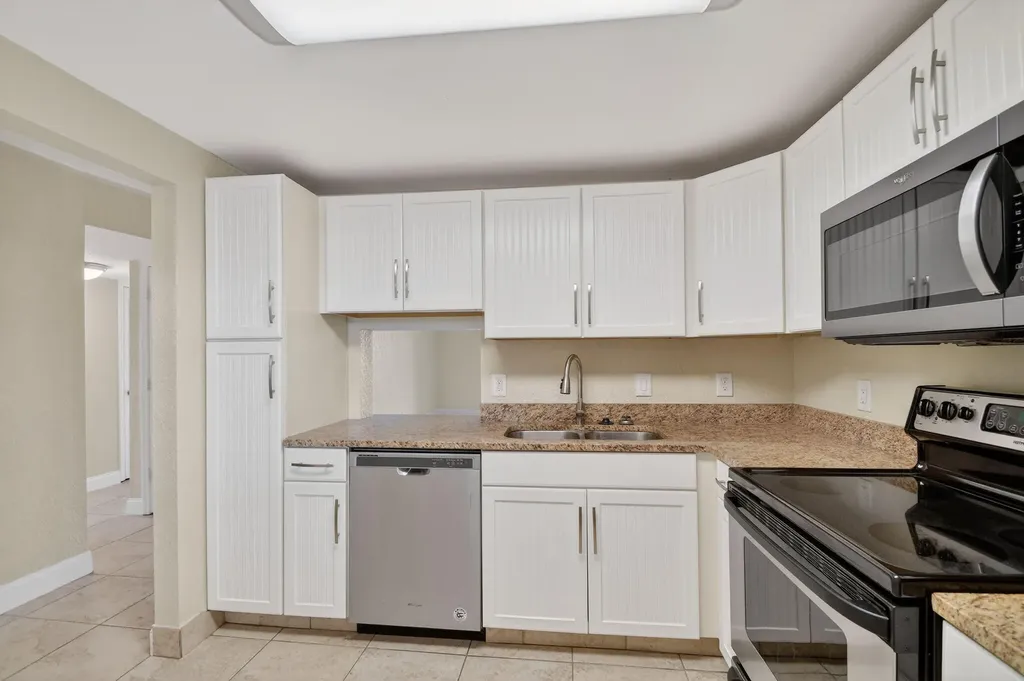 2615 NE 1st Court Boynton Beach FL 33435
