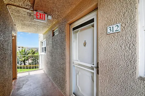 2615 NE 1st Court Boynton Beach FL 33435