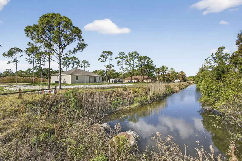 14043 87th Street N Loxahatchee FL 33470