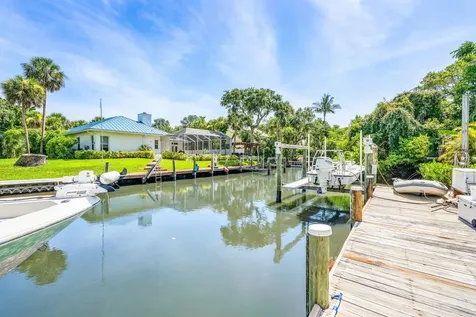 649 E Causeway Boulevard Vero Beach FL 32963