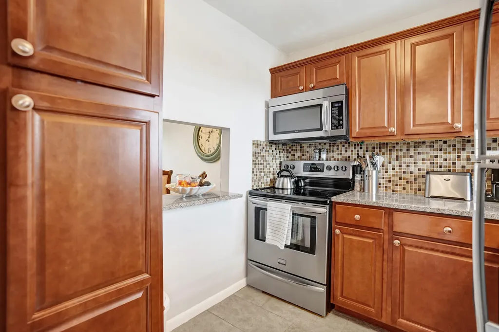 2901 E Sunrise Lakes Drive E Sunrise FL 33322
