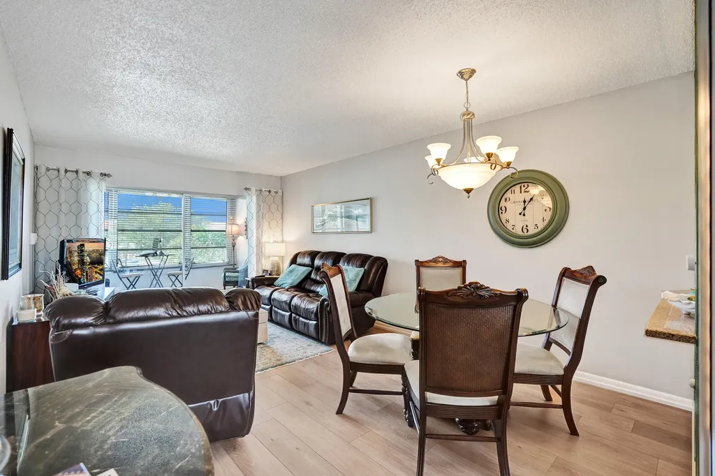 2901 E Sunrise Lakes Drive E Sunrise FL 33322