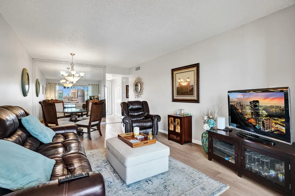 2901 E Sunrise Lakes Drive E Sunrise FL 33322
