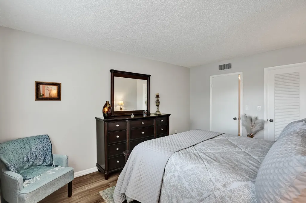 2901 E Sunrise Lakes Drive E Sunrise FL 33322