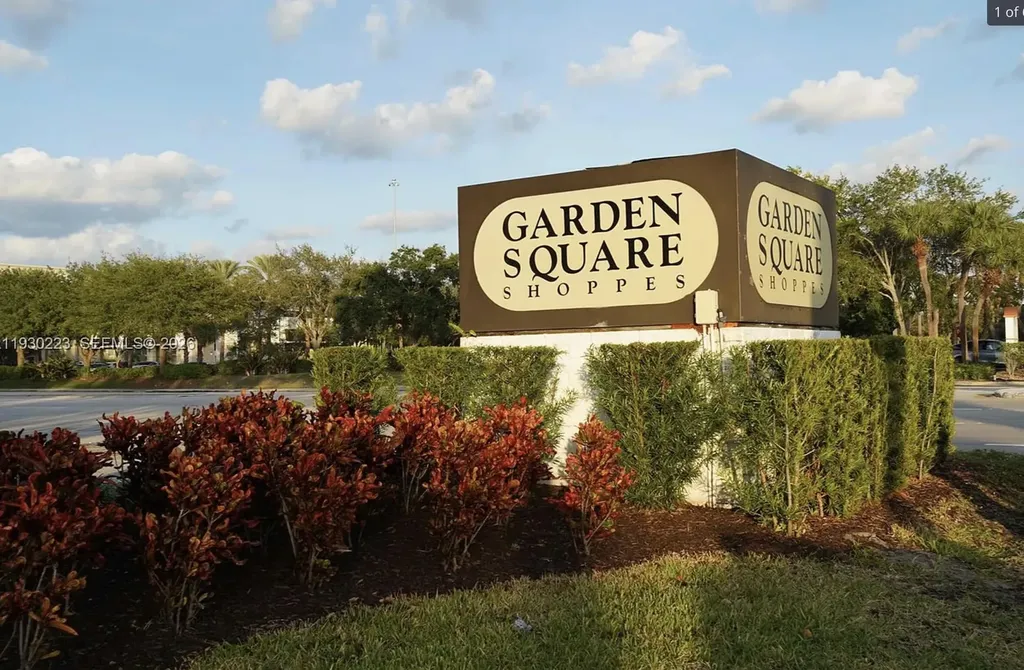 2427 24th Lane Palm Beach Gardens FL 33418
