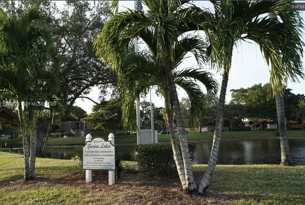 2427 24th Lane Palm Beach Gardens FL 33418
