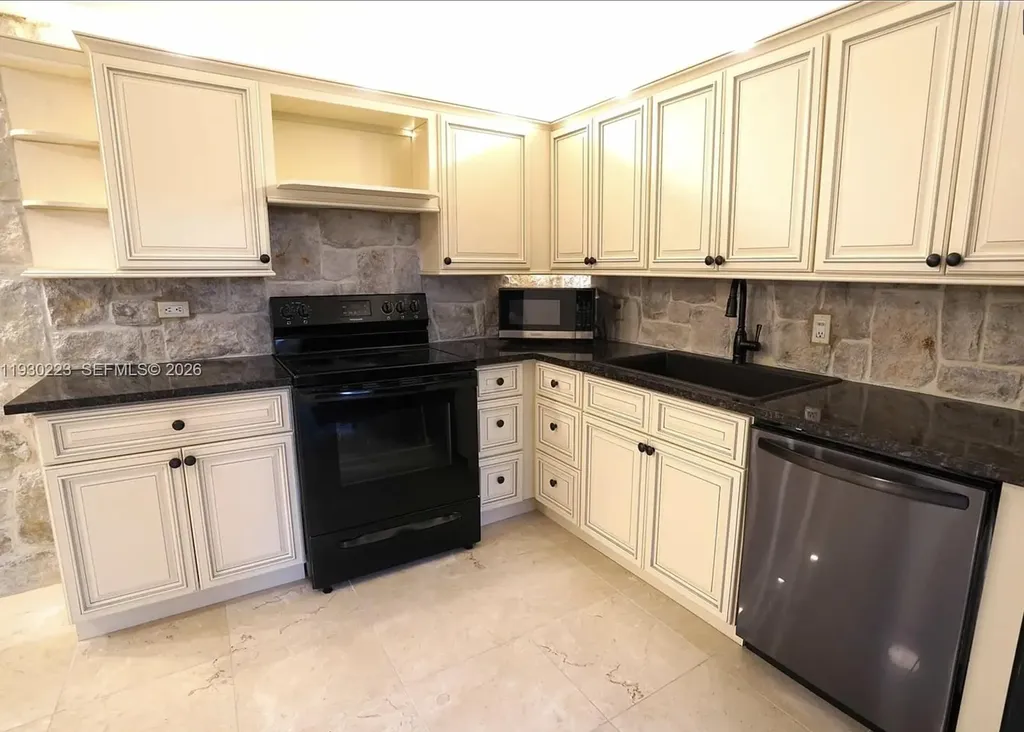 2427 24th Lane Palm Beach Gardens FL 33418