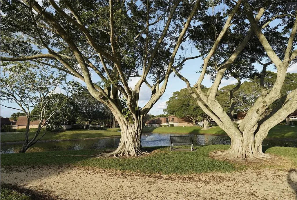 2427 24th Lane Palm Beach Gardens FL 33418