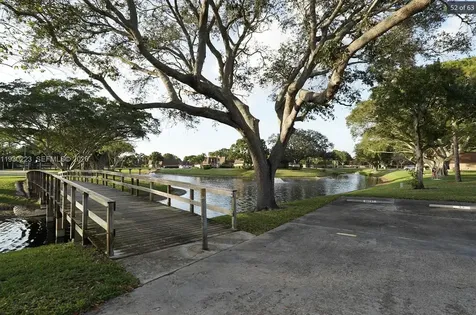 2427 24th Lane Palm Beach Gardens FL 33418