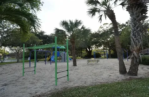 2427 24th Lane Palm Beach Gardens FL 33418