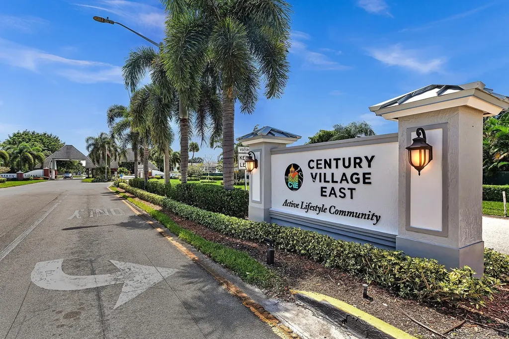 2123 Cambridge F Deerfield Beach FL 33442