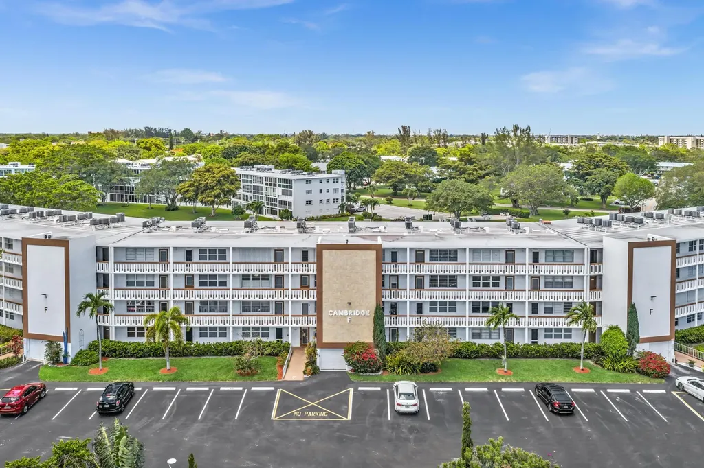 2123 Cambridge F Deerfield Beach FL 33442