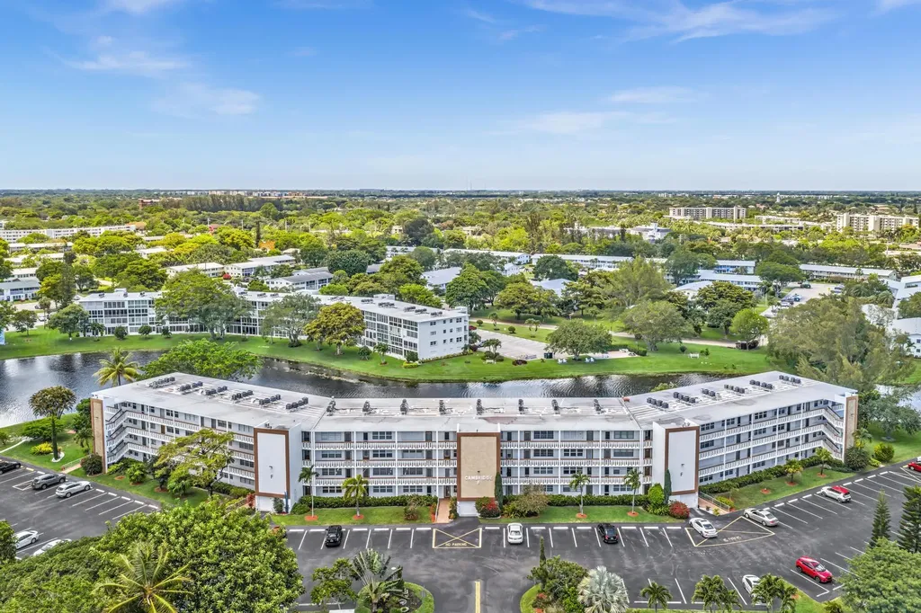 2123 Cambridge F Deerfield Beach FL 33442