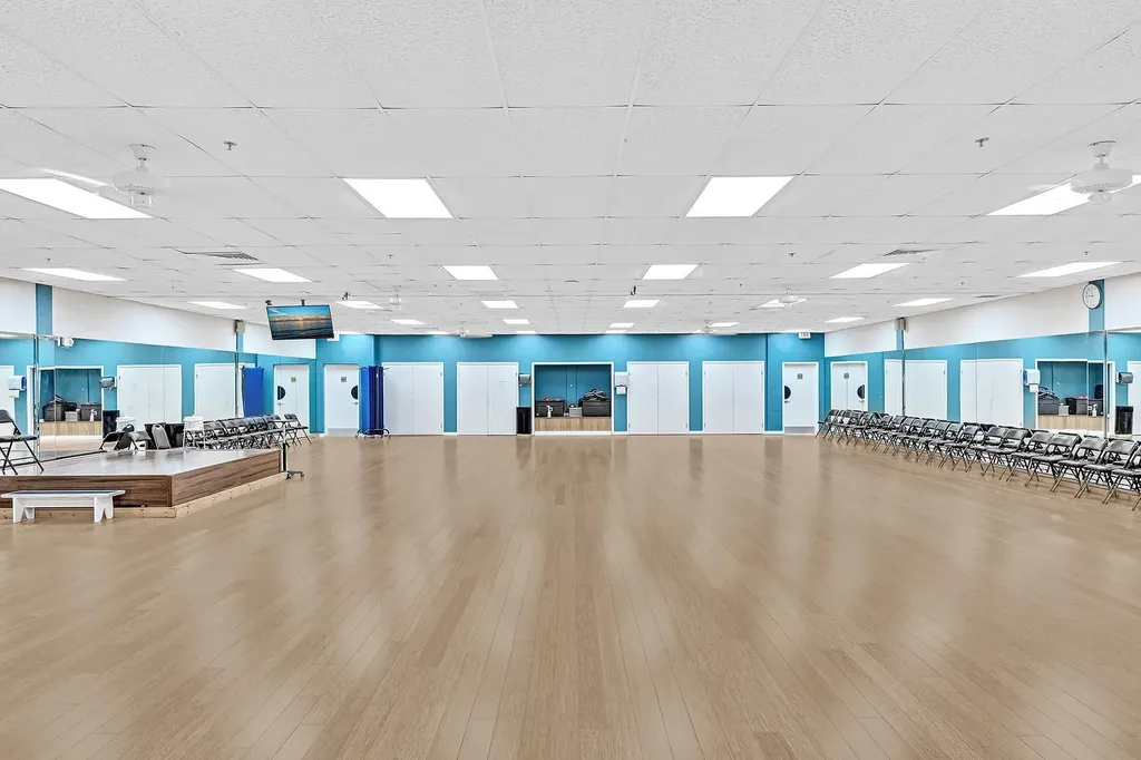 2123 Cambridge F Deerfield Beach FL 33442