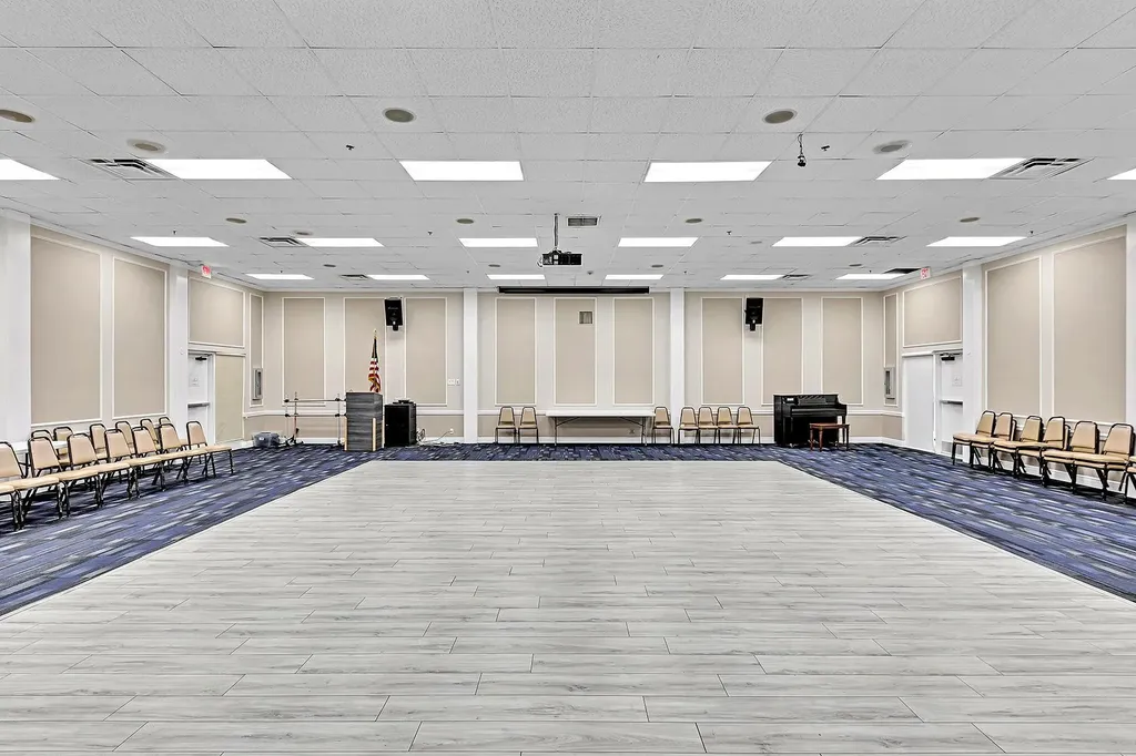 2123 Cambridge F Deerfield Beach FL 33442