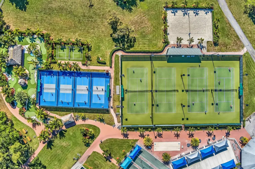2123 Cambridge F Deerfield Beach FL 33442