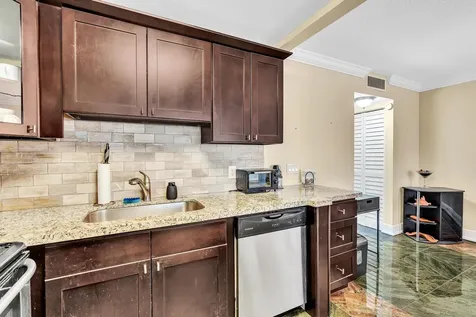 2123 Cambridge F Deerfield Beach FL 33442