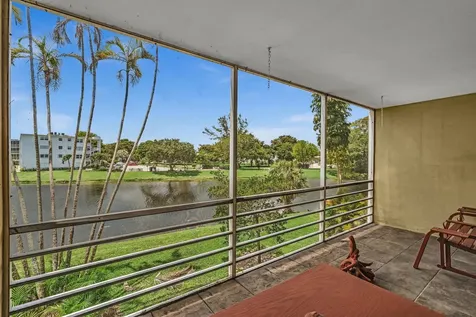2123 Cambridge F Deerfield Beach FL 33442