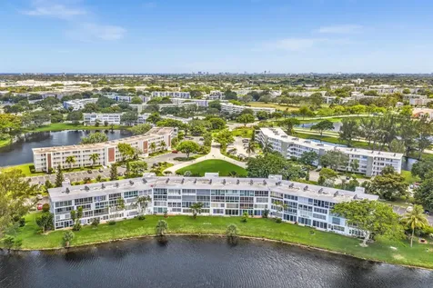 2123 Cambridge F Deerfield Beach FL 33442