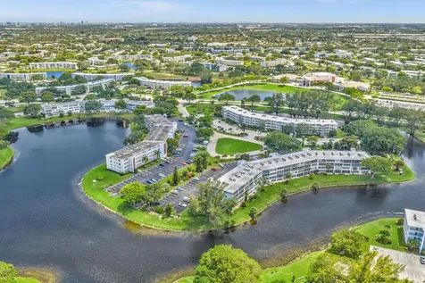 2123 Cambridge F Deerfield Beach FL 33442