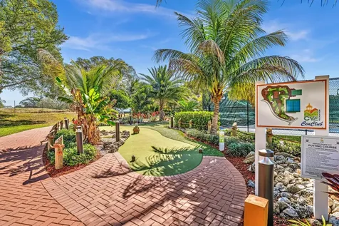 2123 Cambridge F Deerfield Beach FL 33442