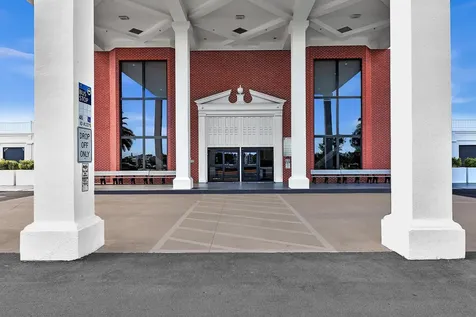 2123 Cambridge F Deerfield Beach FL 33442