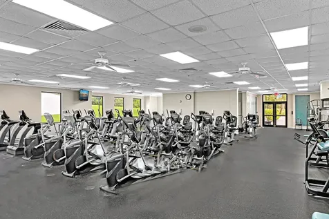 2123 Cambridge F Deerfield Beach FL 33442