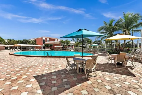 2123 Cambridge F Deerfield Beach FL 33442