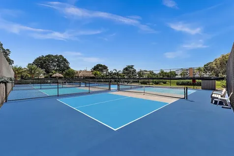 2123 Cambridge F Deerfield Beach FL 33442