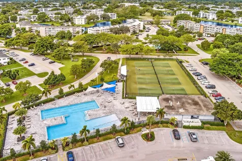 2123 Cambridge F Deerfield Beach FL 33442