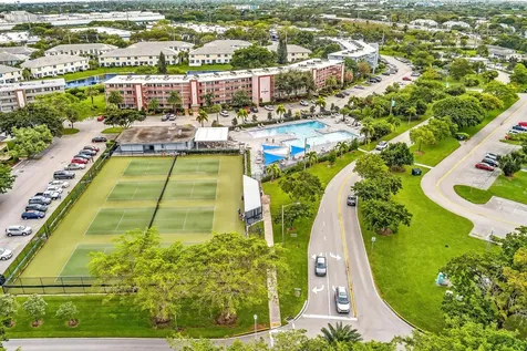 2123 Cambridge F Deerfield Beach FL 33442