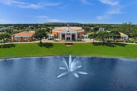 2123 Cambridge F Deerfield Beach FL 33442