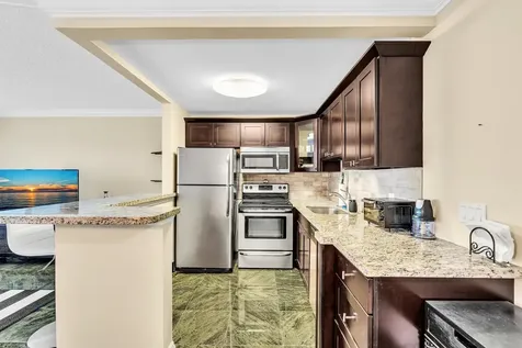 2123 Cambridge F Deerfield Beach FL 33442