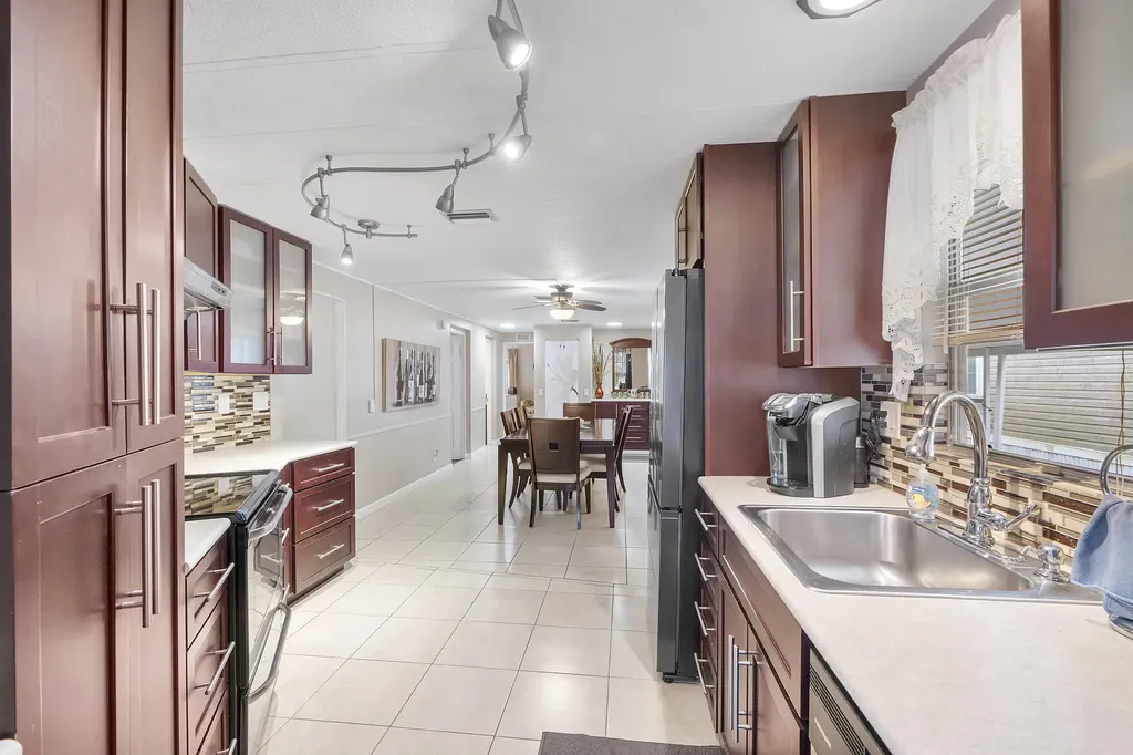 5490 SW 32nd Terrace Fort Lauderdale FL 33312
