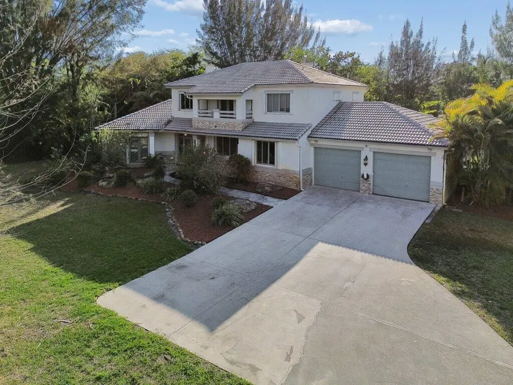 5521 SW 109th Avenue Davie FL 33328