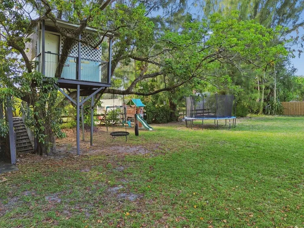 5521 SW 109th Avenue Davie FL 33328