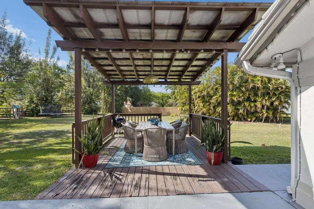 5521 SW 109th Avenue Davie FL 33328