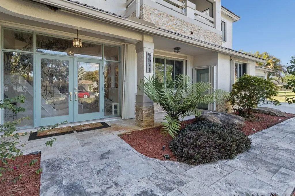 5521 SW 109th Avenue Davie FL 33328