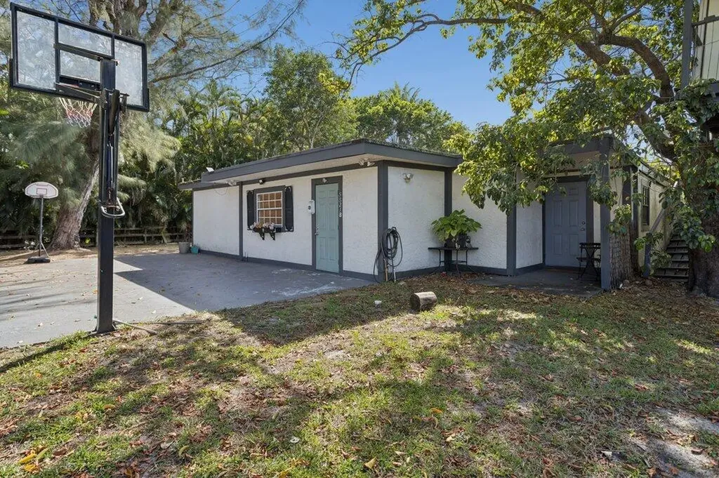 5521 SW 109th Avenue Davie FL 33328