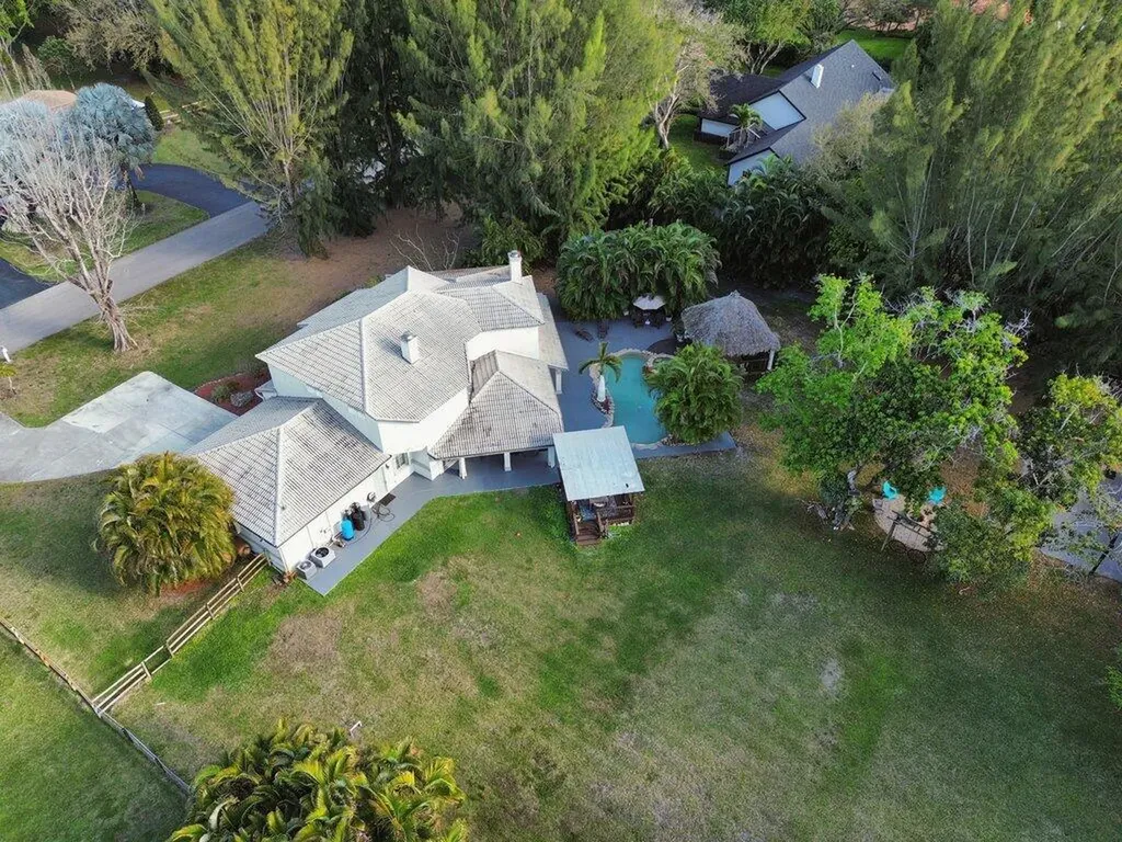 5521 SW 109th Avenue Davie FL 33328