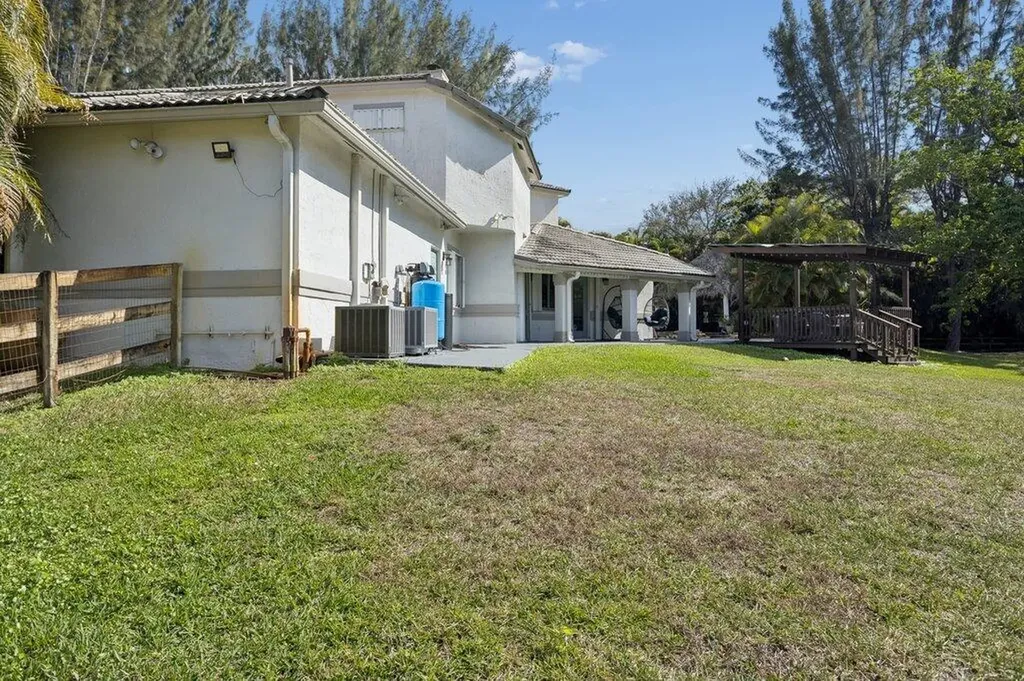 5521 SW 109th Avenue Davie FL 33328