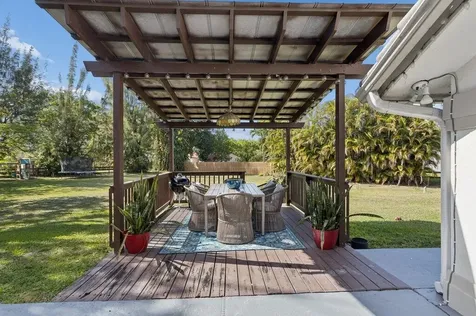 5521 SW 109th Avenue Davie FL 33328