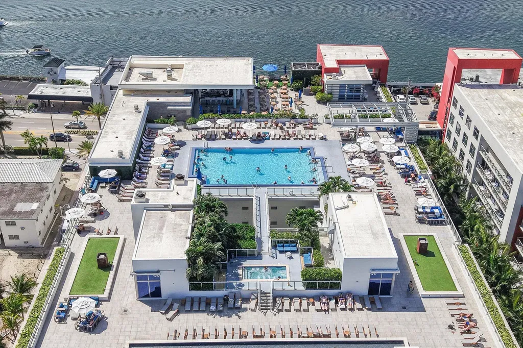 777 N Ocean Drive Hollywood FL 33019