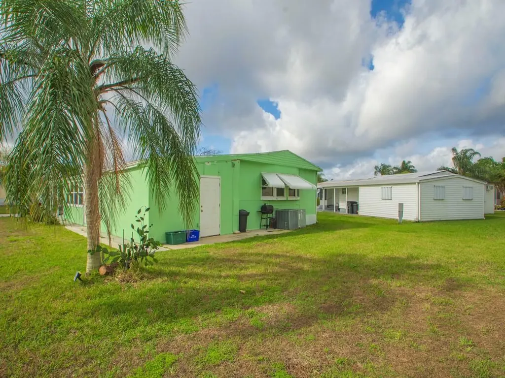68 W Caribbean Port St Lucie FL 34952