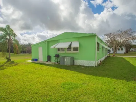 68 W Caribbean Port St Lucie FL 34952