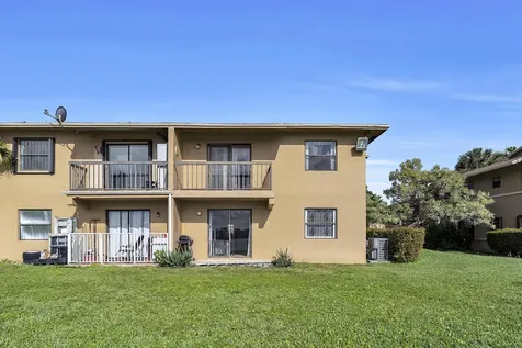 6715 W 26th Drive Hialeah FL 33016