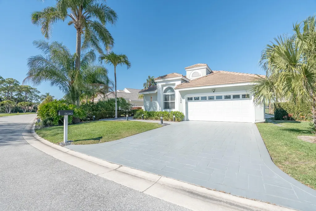 13090 Touchstone Place Palm Beach Gardens FL 33418